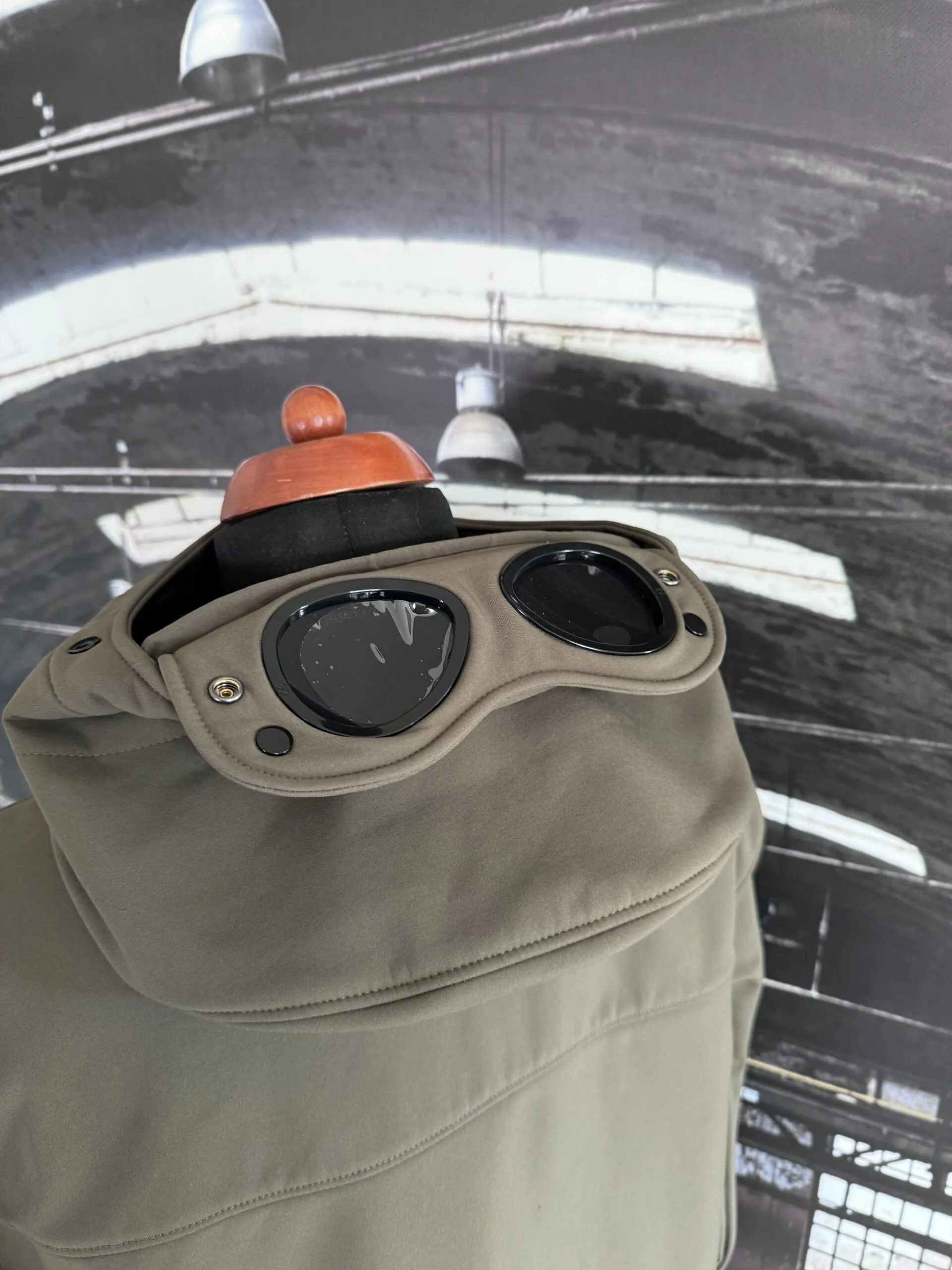 C.P. COMPANY SHELL R GOGGLE JACKET