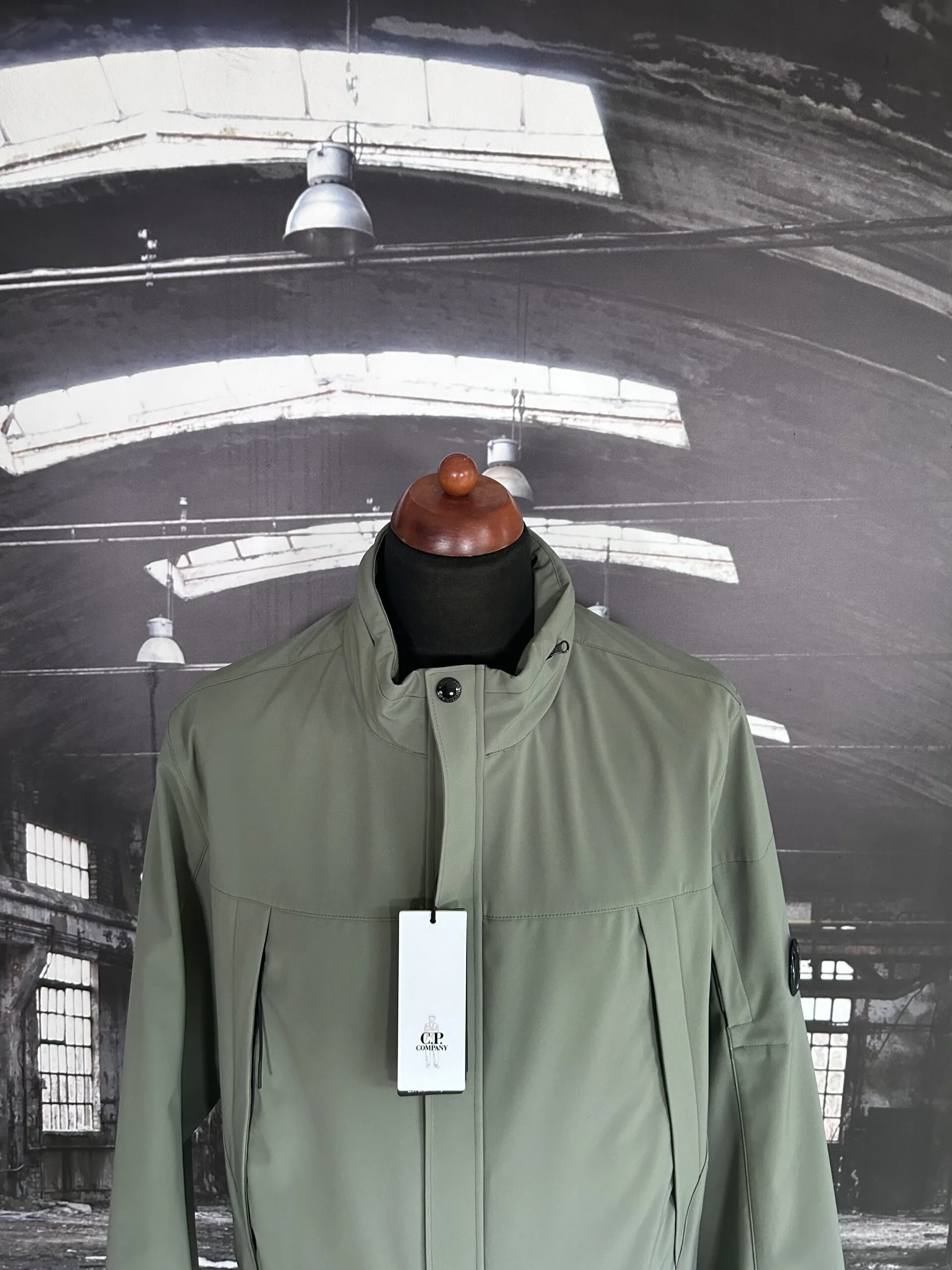 C.P. COMPANY SHELL R LENS JACKET