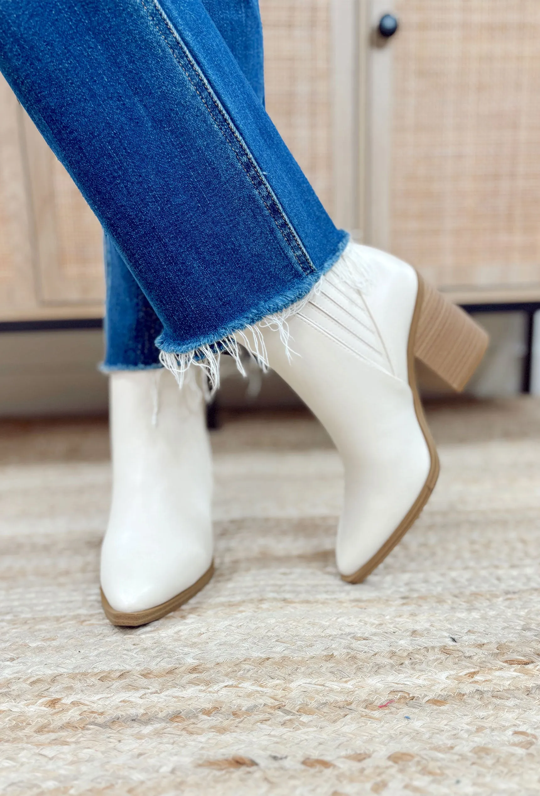 Duvets Off White Boot