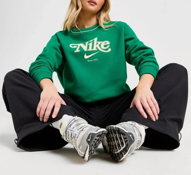 Nike  |Logo Hoodies & Sweatshirts