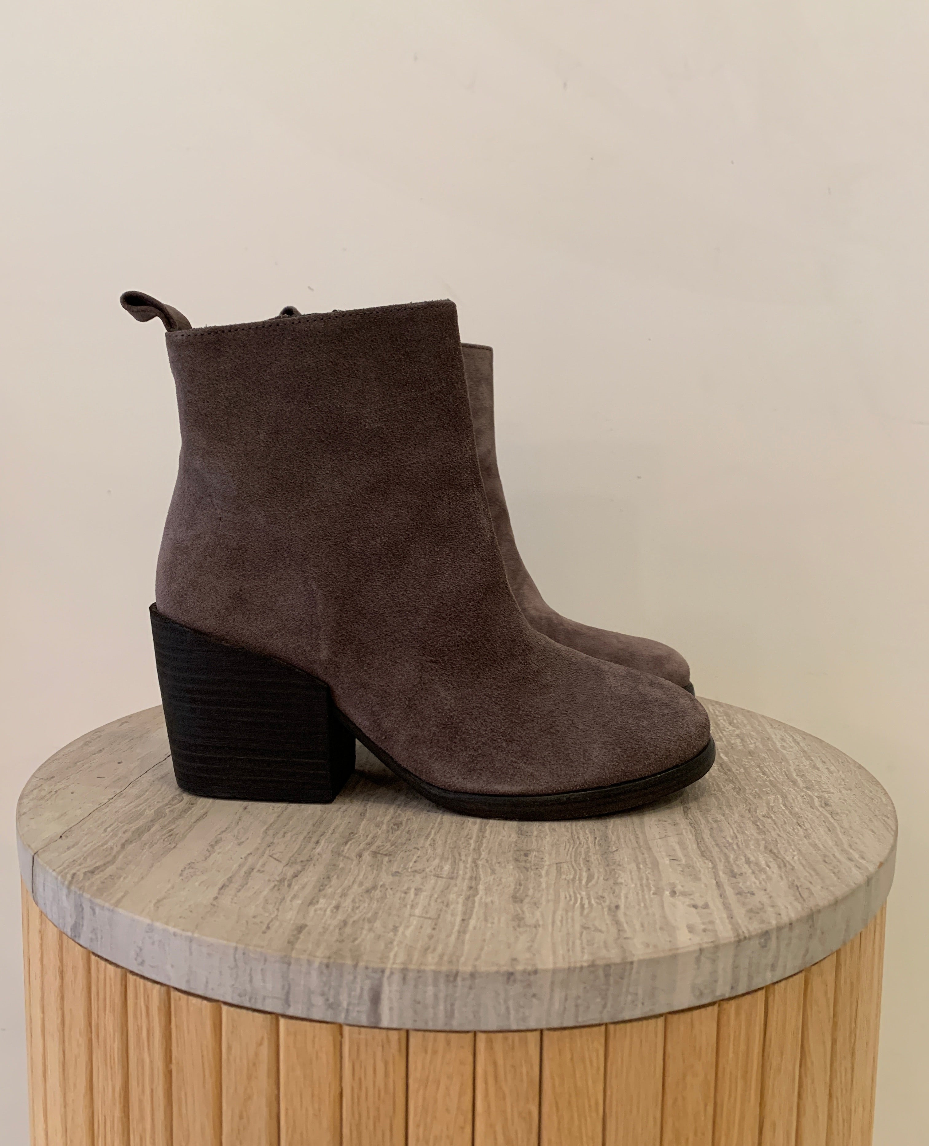 Warehouse Sale - P.Monjo Boots Smoke Suede